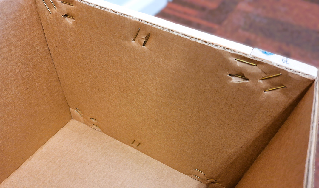 Batten-end case internal construction